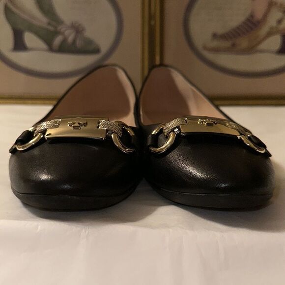 Kate Spade 9.5 Phoebe Black Gold Tone Link Hardware Black Leather Flats - Picture 4 of 14